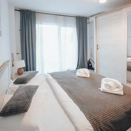 View By The River Apartamento