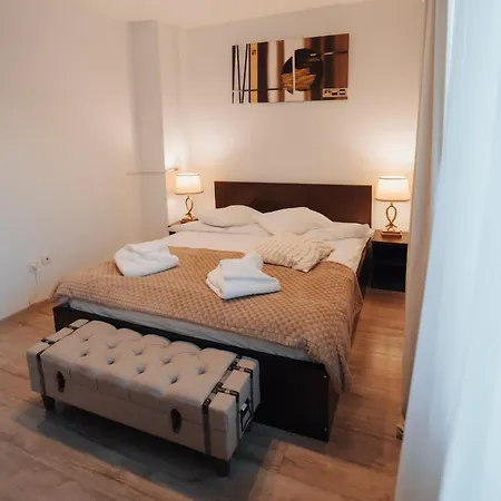 View By The River Apartamento