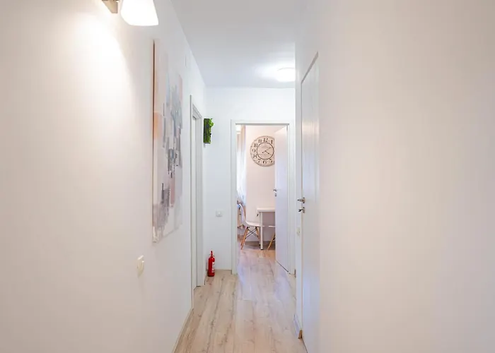 View By The River Apartament