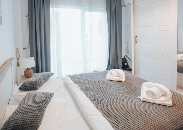 View By The River Apartament